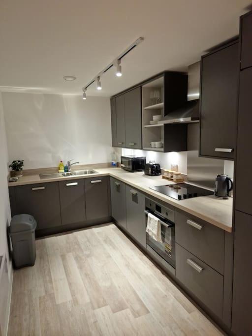 Modern-New Build Apartment In Birmingham Buitenkant foto