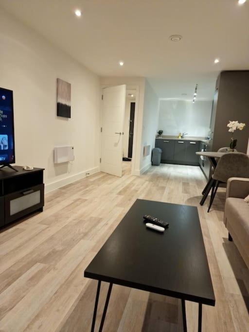 Modern-New Build Apartment In Birmingham Buitenkant foto